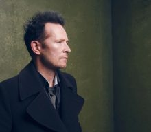Listen to Scott Weiland’s cover John Lennon and Yoko Ono’s ‘Happy Xmas (War Is Over)’