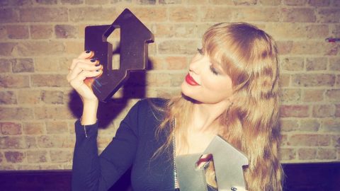 Taylor Swift beats The Beatles to score UK chart double for second week