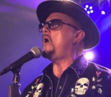 Watch GEOFF TATE Perform Acoustic Versions Of QUEENSRŸCHE Classics At Free Concert In Germany
