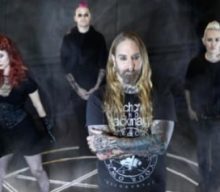 DEZ FAFARA Says COAL CHAMBER Reunion Happened ‘Very Organically’ After His Near-Death COVID Experience