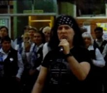 Watch: Original AC/DC Frontman DAVE EVANS Sings ‘Highway To Hell’ With Argentine Choir
