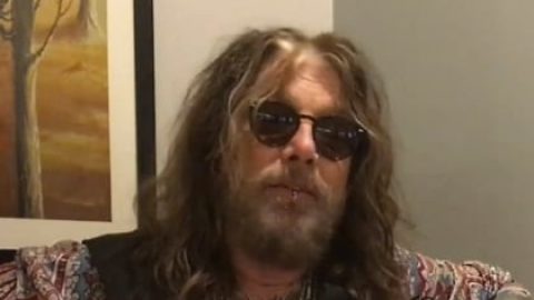 JOHN CORABI Looks Back On His Time With MÖTLEY CRÜE: ‘The Universe Gave Me Something That I Needed’ For Those Five Years