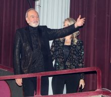 Neil Diamond comes out of retirement to sing ‘Sweet Caroline’ on Broadway