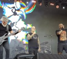SEPULTURA Joined By PHILIP ANSELMO, SCOTT IAN And MATT HEAFY On Stage At KNOTFEST BRASIL (Video)